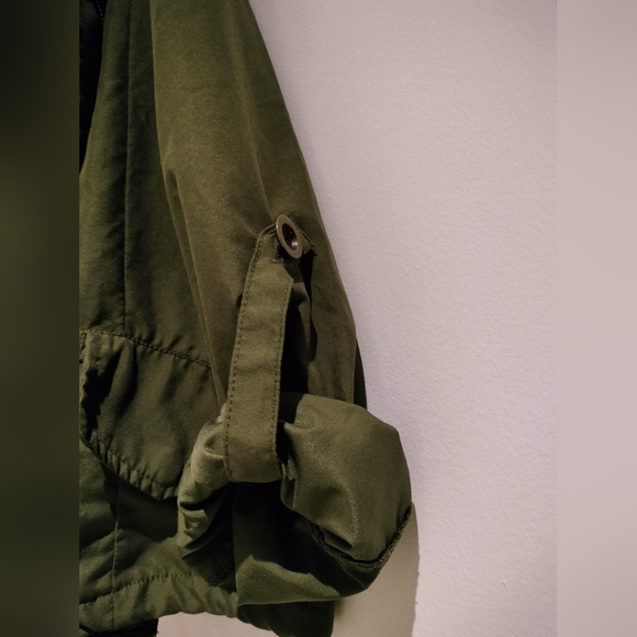 Light Zip Up Hooded Jacket - Picture 6 of 10